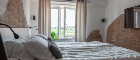 Luxury Double Room, Garden View | Soundproofing, iron/ironing board, free WiFi