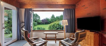 Bungalow 'Uschi' with Private Terrace, Shared Garden and Wi-Fi