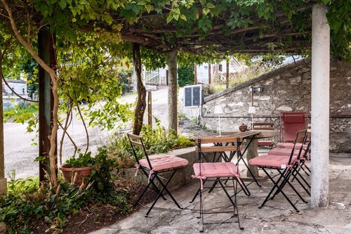 Apartment 'La Balena Rosa' with Private Terrace and Wi-Fi