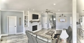 تلفزيون ذكي، كرة قدم الطاولة، كُتُب