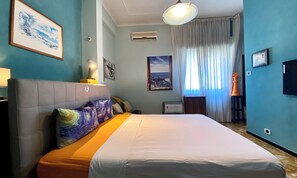 2 bedrooms, iron/ironing board, travel cot, free WiFi - Terrace over Genoa - Panoramic Penthouse near Aquarium and City Center (Genova)