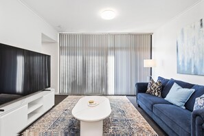 1 habitación y escritorio 