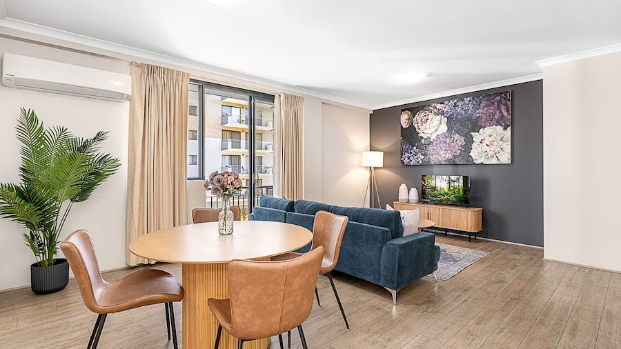 2bdr East Perth Getaway