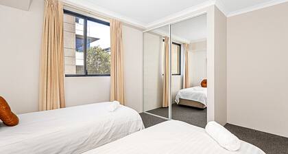 2bdr East Perth Getaway
