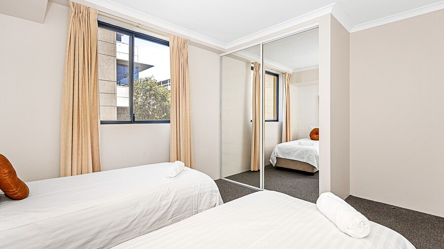 2bdr East Perth Getaway