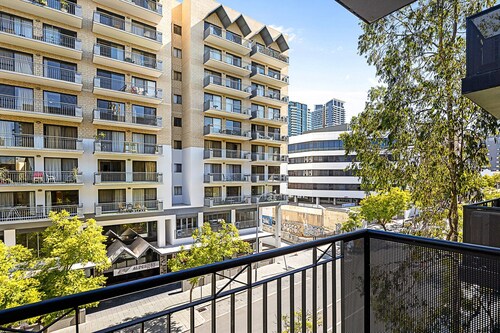 2bdr East Perth Getaway