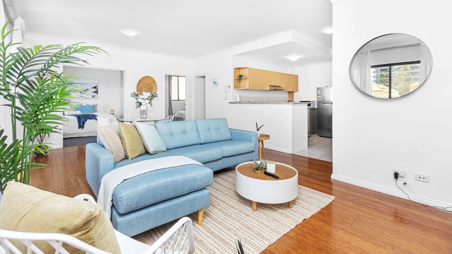 Modern 2BR Pool Gym Parking