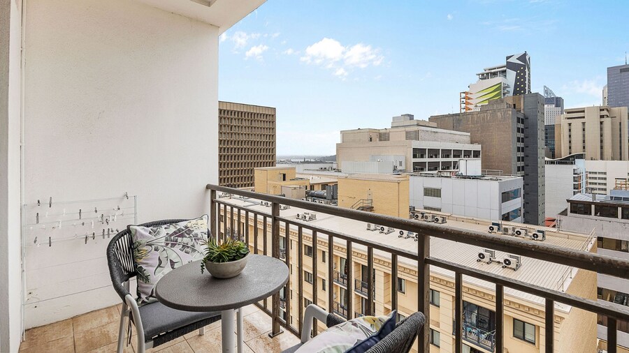 Newly Renovated 1bdr in the CBD