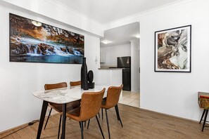 1 bedroom - Stunning 1bdr Paradise - Gym Pool (Perth)
