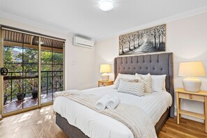 3 bedrooms - 3bdr Sauna Pool Gym Parking (Perth)