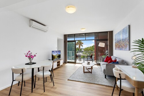 1bdr Parking on Beaufort Street