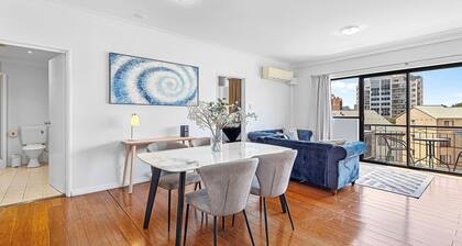 Modern 2BR Pool Gym Parking