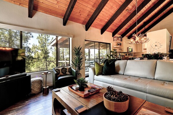 Télévision, cheminée