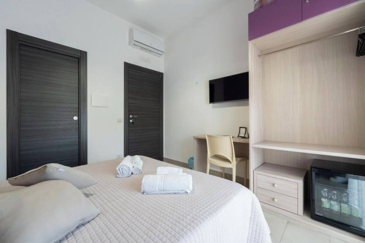 Deluxe Double or Twin Room | Desk, laptop workspace, free WiFi