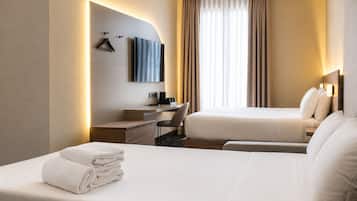 Family Quadruple Room, 1 Queen Bed with Sofa bed, Balcony, City View