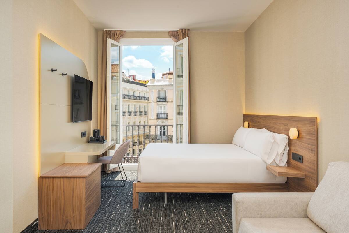Deluxe Double Room, Balcony, City View | Premium bedding, down comforters, minibar, in-room safe