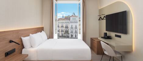 Luxury Suite | Premium bedding, down comforters, minibar, in-room safe