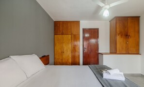 Apartamento básico | 3 quartos, Wi-Fi de cortesia