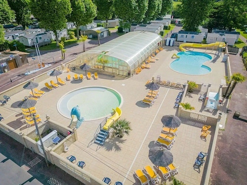 ZEcamping 4* 5km plage parc aquatique animaux acceptés club enfant