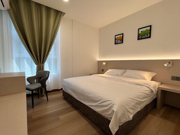 Standardzimmer, 1 King-Bett, Nichtraucher | Schreibtisch, kostenloses WLAN, Bettwäsche