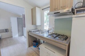 Private kitchen - Camping - Piscine  - ccbbggg (Saint-Augustin)