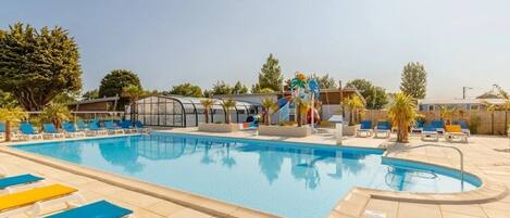 Piscine intérieure, piscine chauffée