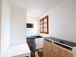 Microwave, stovetop - Appartement 3 étoiles - Piscine  - ccbbhee (Aigueblanche)
