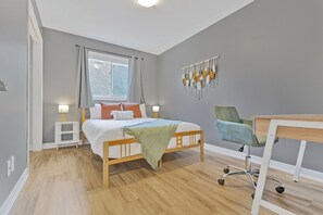 5 dormitorios, tabla de planchar con plancha, cuna de viaje y wifi