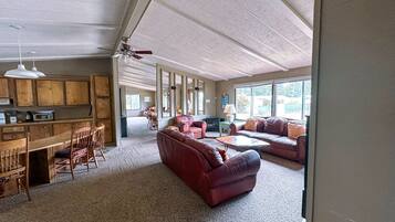 Télévision, livres, chaßne hi-fi