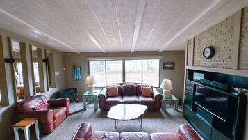 Télévision, livres, chaßne hi-fi