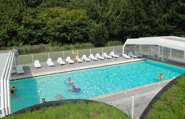 Piscina coberta i piscina climatitzada