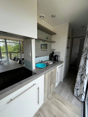 Fridge, microwave, stovetop, toaster