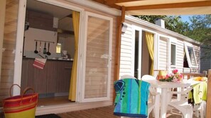 Outdoor dining - Camping 4 étoiles - Parc aquatique - ccbbiac (Agay)