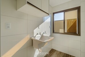 Basic Apartment | Bathroom - Ctds - Apartments in the Center of Penha! (Penha)