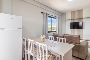 Basic Apartment | Dining