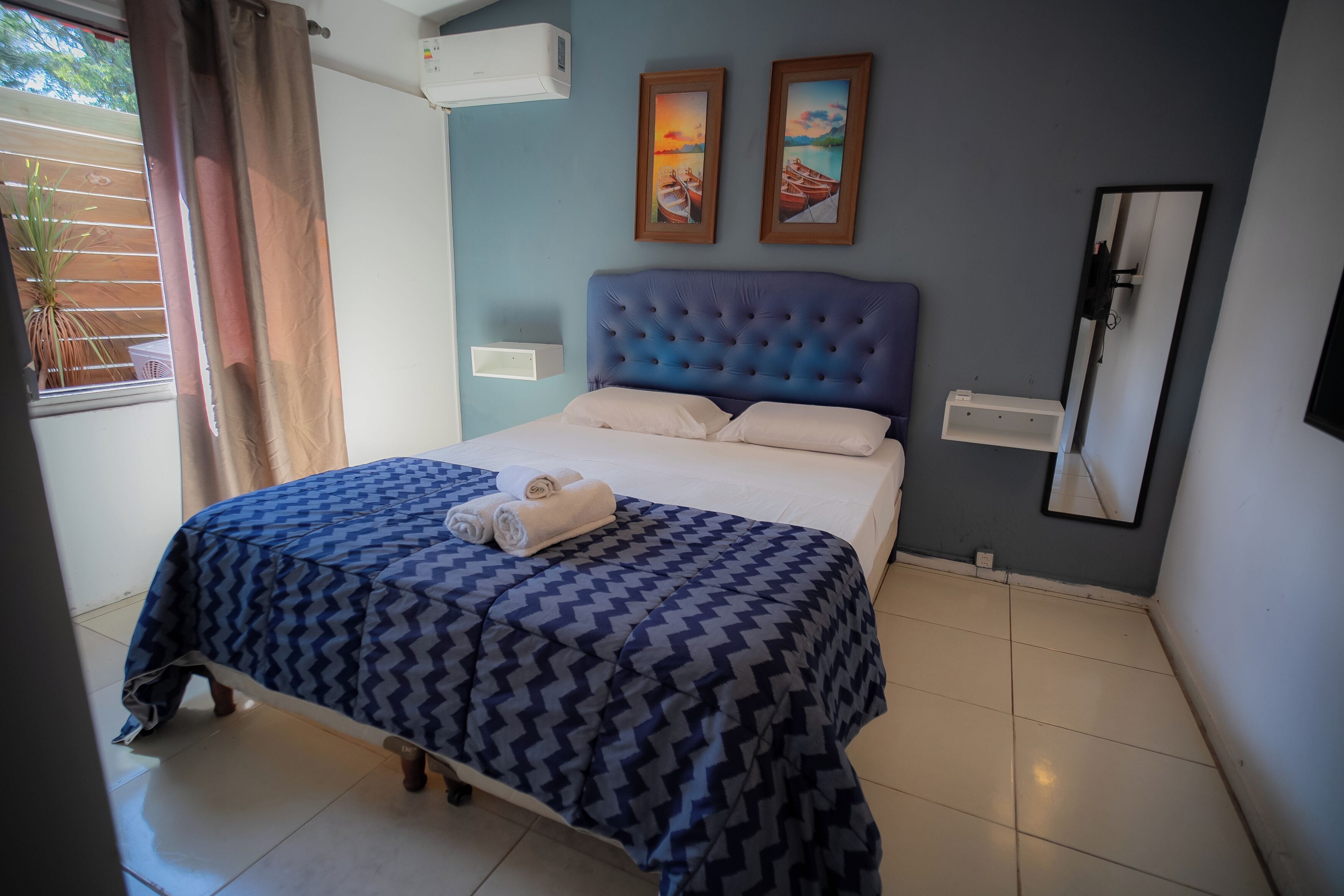 Standard dubbelrum - uteplats - utsikt mot innergården | Gratis wi-fi