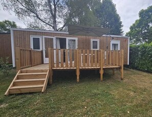 Terrace/patio - Camping - ccbbifd - Three Bedroom Apartment, Sleeps 6 (Charlieu)