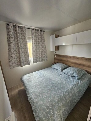 3 bedrooms - Camping - ccbbifd - Three Bedroom Apartment, Sleeps 6 (Charlieu)