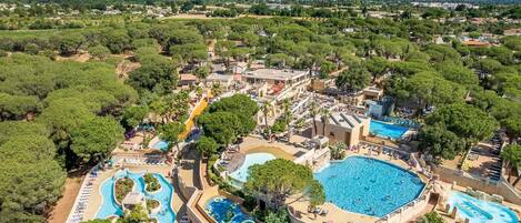 Een verwarmd zwembad