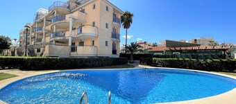 3 bedroom apartment only 200 meters from the beach.