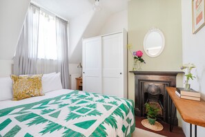 3 slaapkamers, een strijkplank/strijkijzer, wifi, beddengoed