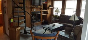 TV, fireplace
