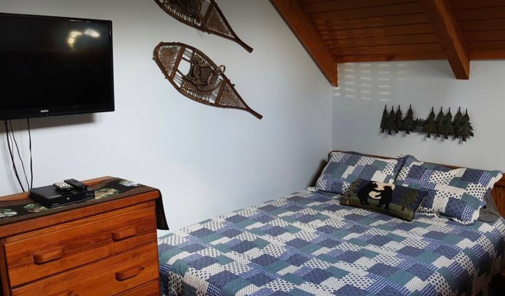 2 chambres, fer et planche à repasser, Wi-Fi, draps fournis