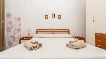 1 dormitorio y ropa de cama