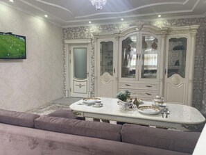 Télévision à écran plat