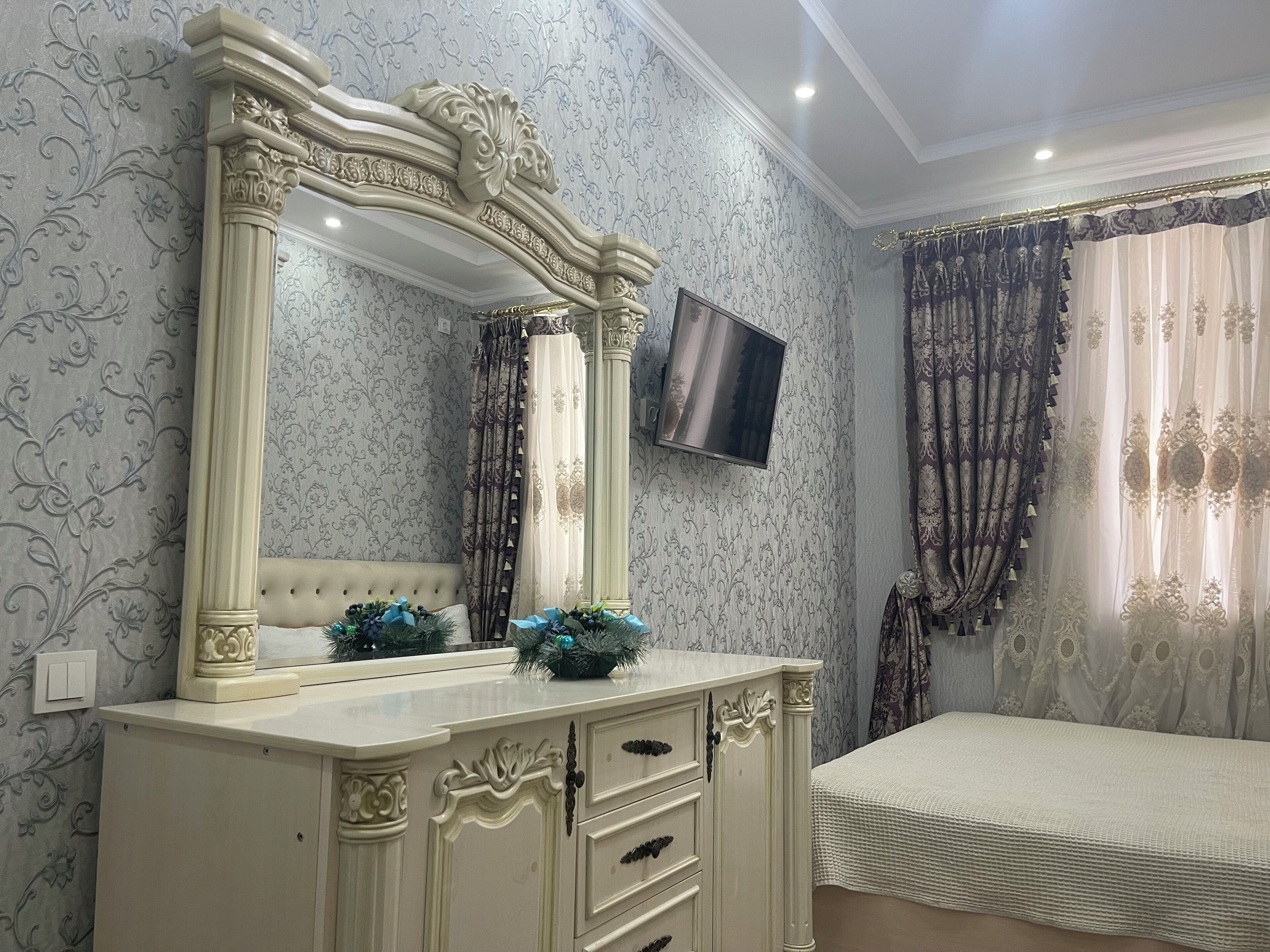 Iron/ironing board, free WiFi