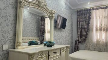 Iron/ironing board, free WiFi