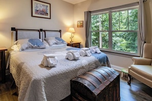 3 bedrooms, desk, iron/ironing board, WiFi