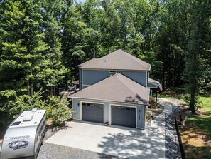 Exterior - Cozy 4BR Home - Peaceful Lake Cove Views (Mooresville)
