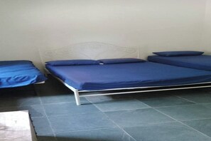 7 chambres, fer et planche à repasser, Wi-Fi